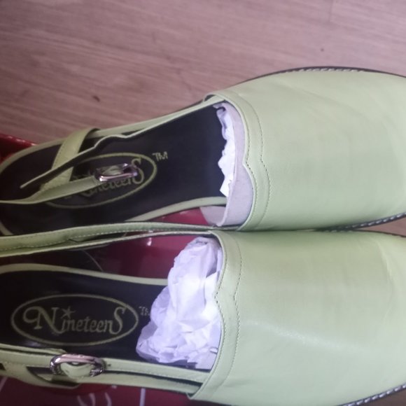 Nineteens - Picture 2 of 13